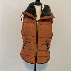 H&M Women's Brown Puffer Vest with Faux Fur Collar. Size Medium